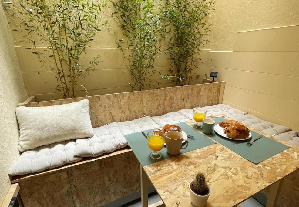 Avec Patio Privatif A 5 Min A Pied De La *